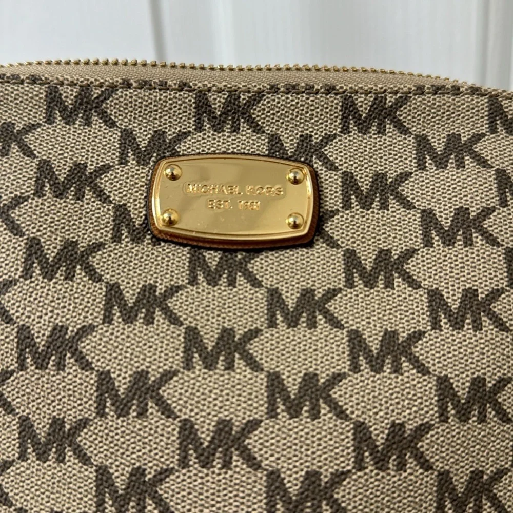 Michael Kors chain and leather strap cross body bag